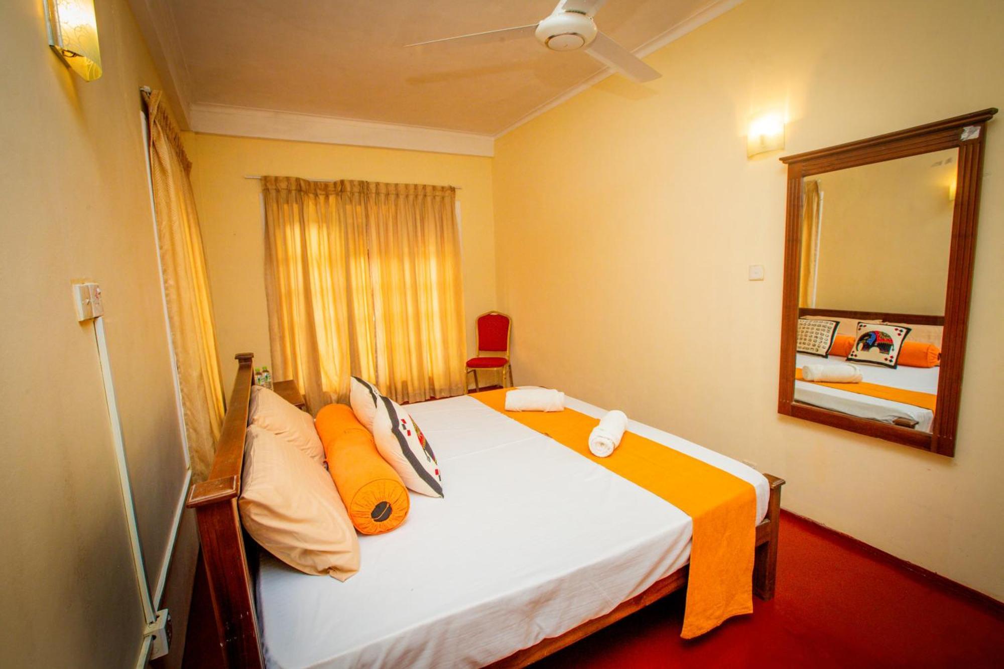 Sunbloom Inn Kandy Exterior foto