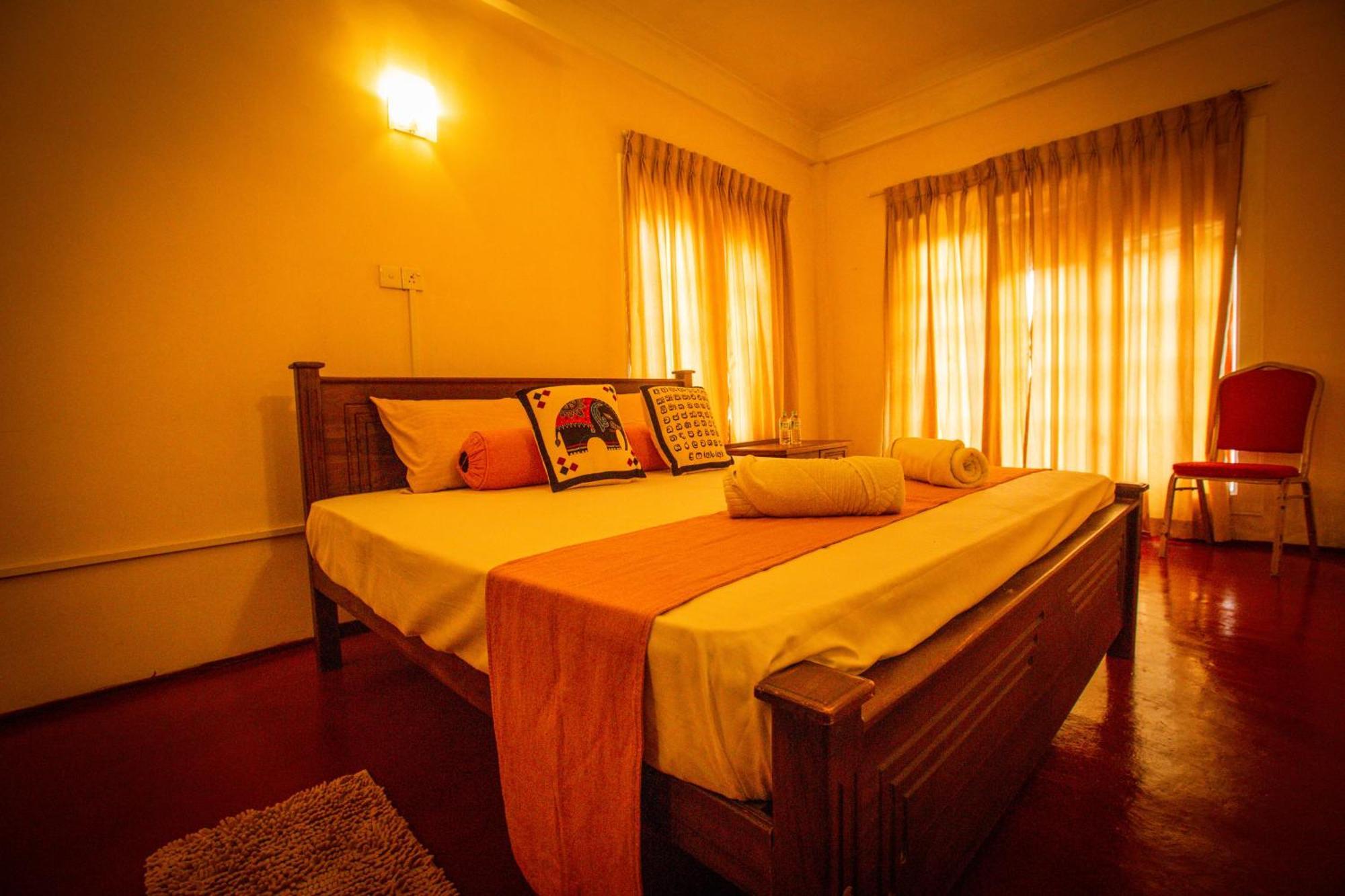Sunbloom Inn Kandy Exterior foto